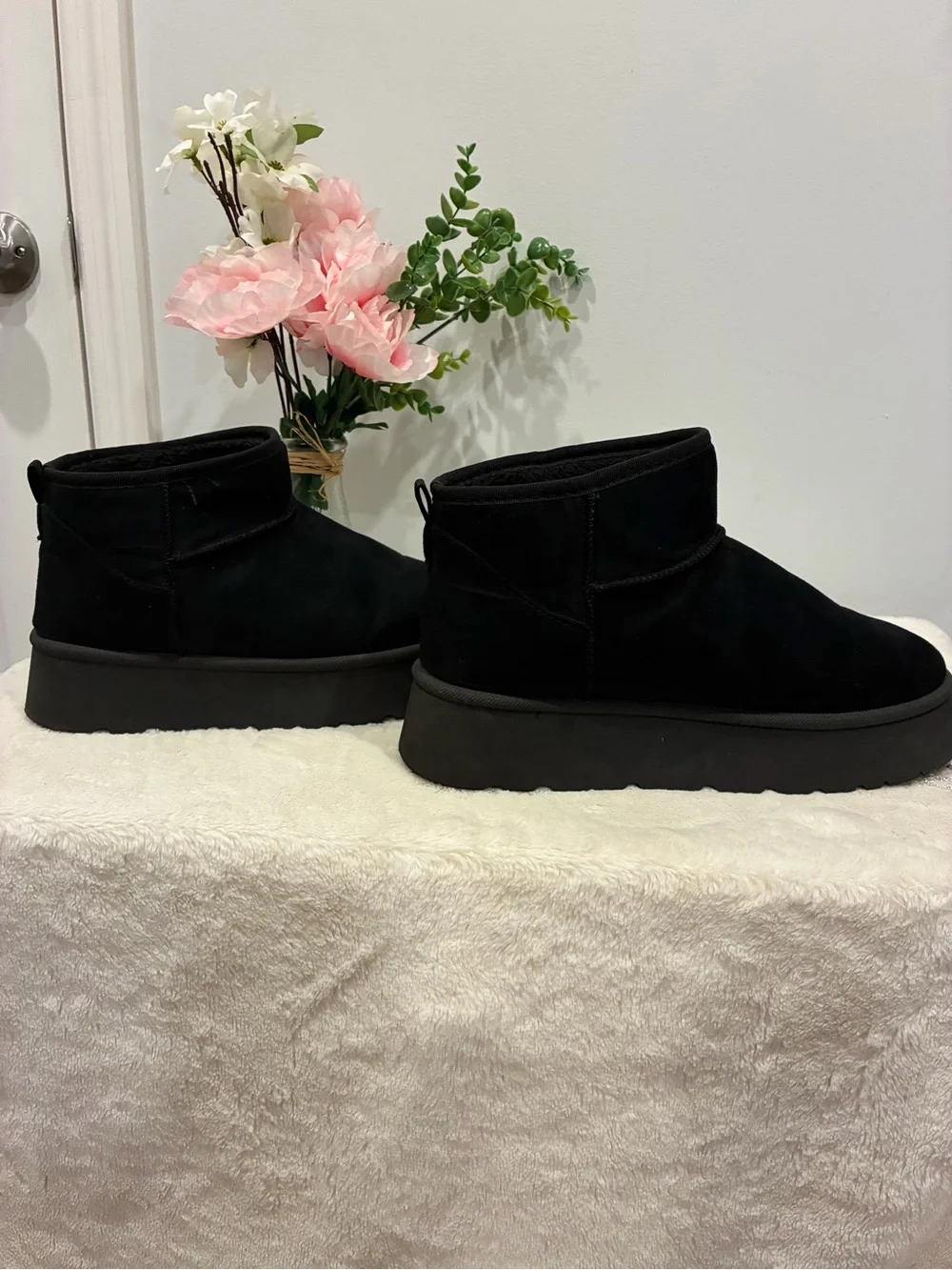 Wild Diva Black Suede-Look Platform Ankle Booties Size 8.5
